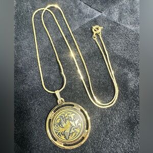 Vtg: Damascene Bird & Floral Circle Pendant Necklace